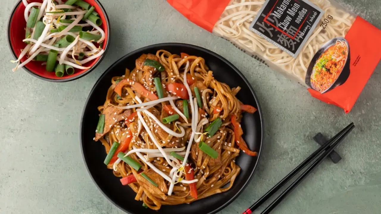 Makaron chow mein: Gdzie go kupić i jak wybrać idealny?