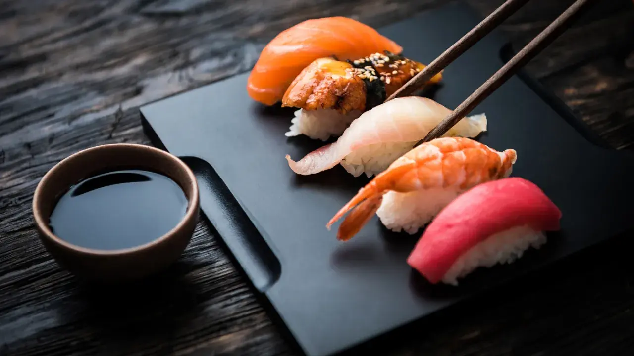 Sos sojowy do sushi: Jak wybrać, by smakowało jak w Japonii?