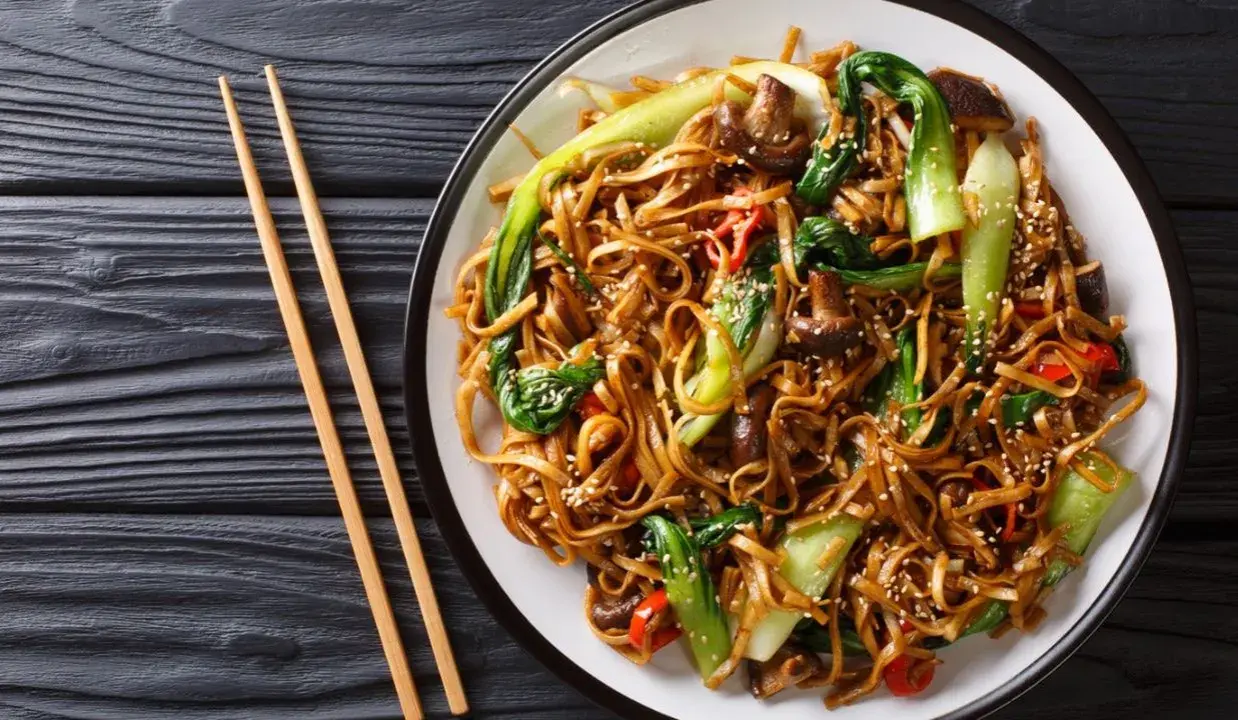 Pad Thai: Zdrowy wybór czy kaloryczna pułapka? Sprawdź!