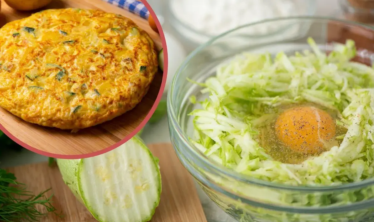 Gotowy omlet z cukinią i ziemniakami obok miski z tartą cukinią i jajkiem, gotowy do przygotowania pysznego dania.