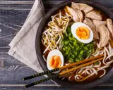 Ramen: Jaka to kuchnia? Japońska ikona, chińskie korzenie i mity