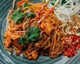 Pad Thai: Co to jest? Odkryj smak i historię Tajlandii!