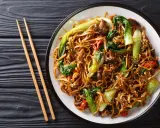 Pad Thai: Zdrowy wybór czy kaloryczna pułapka? Sprawdź!
