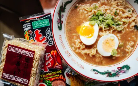 Pierwszy ramen? Wybierz idealny smak i jedz jak Japończyk!