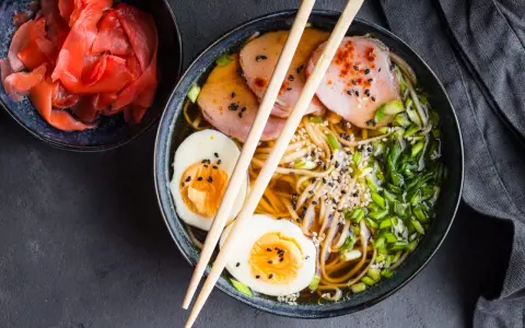 Ramen: Jak smakuje? Od umami po Tonkotsu pełny przewodnik