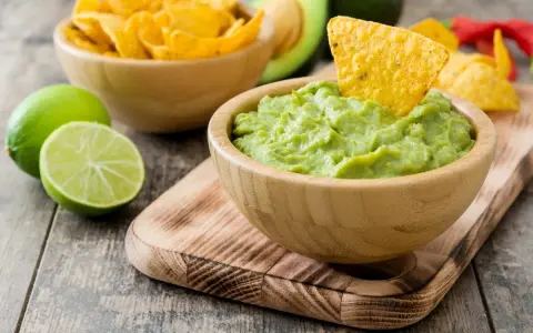 Guacamole: Zdrowe czy pułapka? Odkryj prawdę o ulubionej paście