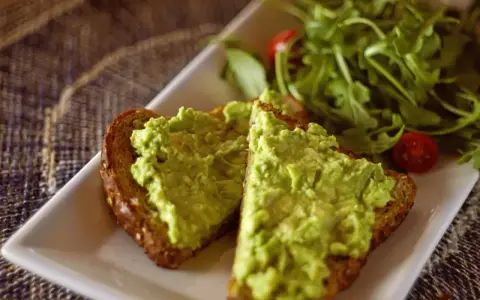 Gorzkie guacamole? Napraw je! 5 trików i sekret idealnego awokado.
