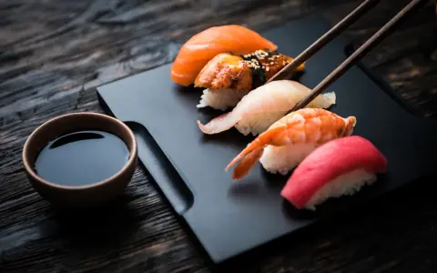 Sos sojowy do sushi: Jak wybrać, by smakowało jak w Japonii?