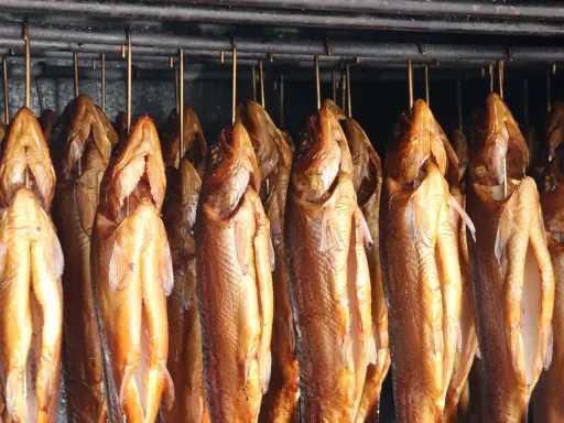 Pstrąg do wędzenia: Idealne przygotowanie krok po kroku