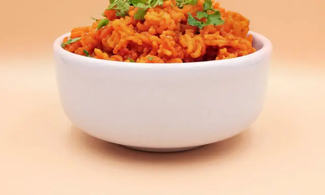 Ryż z curry: Opanuj sypkość i smak w 15 minut!