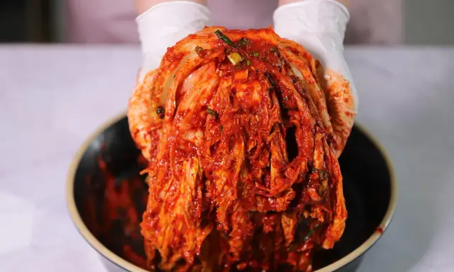 Kimchi: Z czego się składa? Sekrety smaku i wegańskie triki