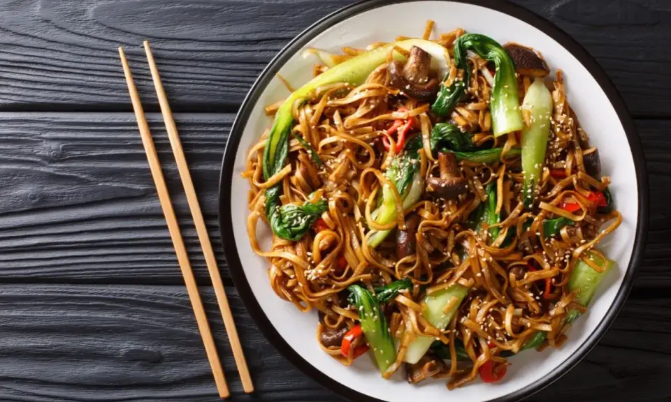 Pad Thai: Zdrowy wybór czy kaloryczna pułapka? Sprawdź!