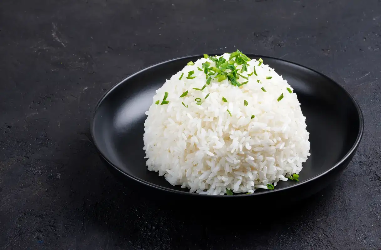Idealny ryż basmati, puszysty i aromatyczny. Dowiedz się, jak ugotować ryż basmati, by był perfekcyjny.