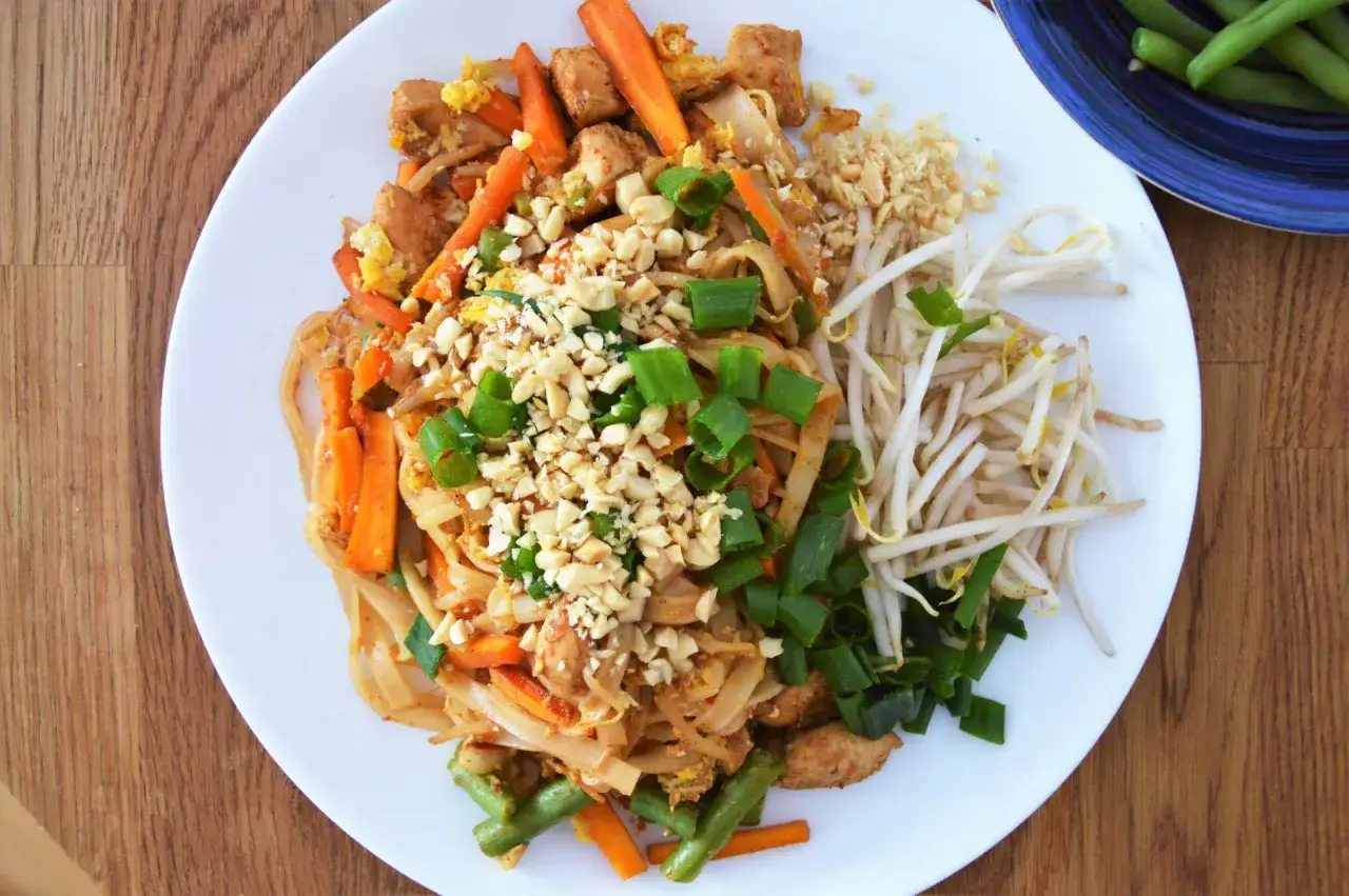 Pad Thai tradycyjny talerz