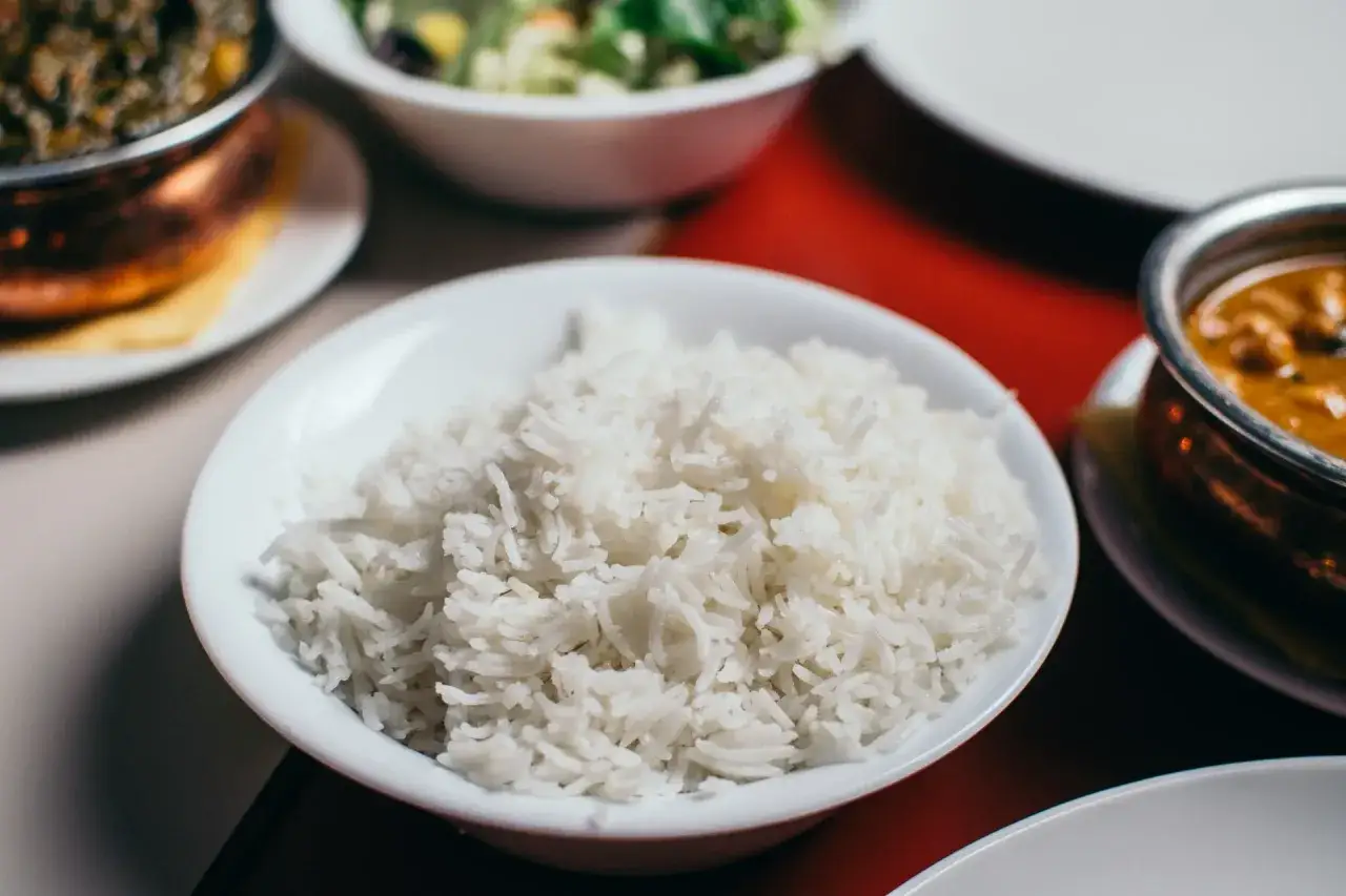 różne rodzaje ryżu i curry